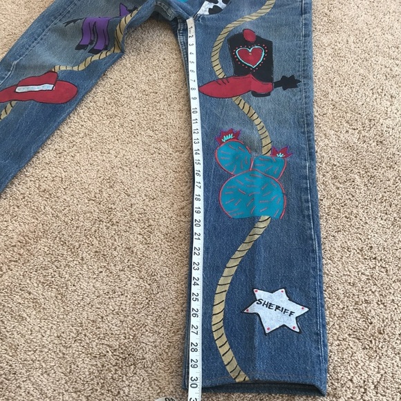 LEVI’S size 6 high waist jeans with appliqué - Picture 11 of 14